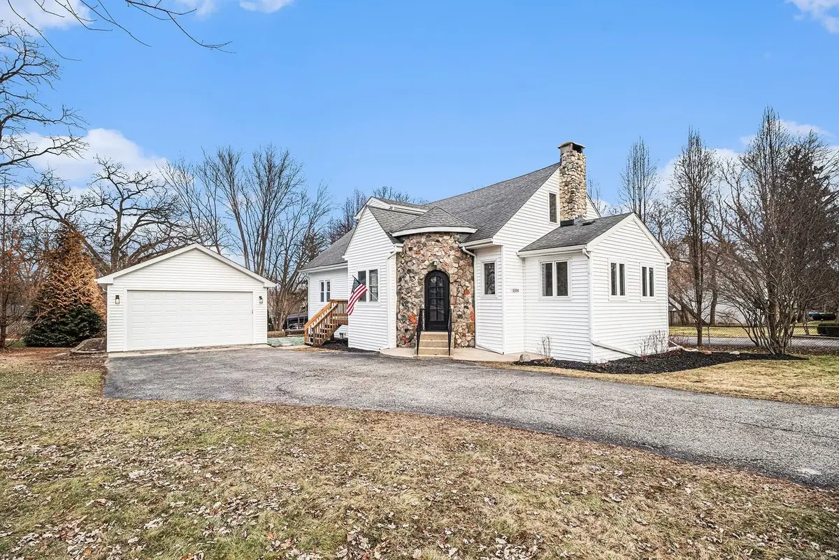 1104 Hillcrest Avenue, Fox River Grove, IL 60021 - Image #1