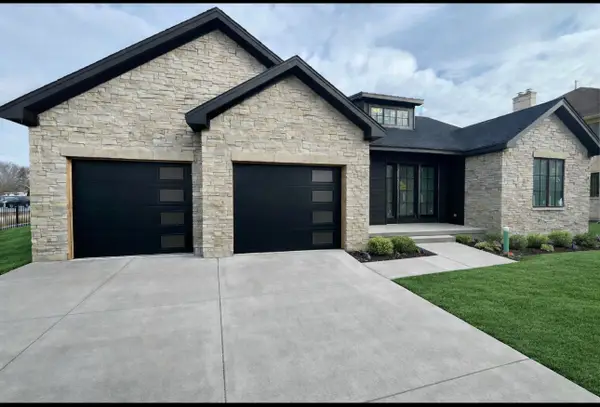 1435 Pfingsten Road, Northbrook, IL 60062