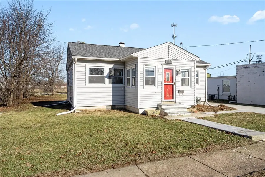 909 E Railroad Street, Sandwich, IL 60548 - Image #2
