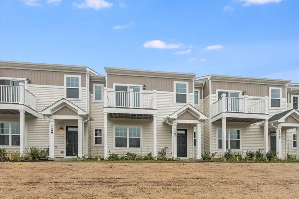 424 Comstock Road, South Elgin, IL 60177