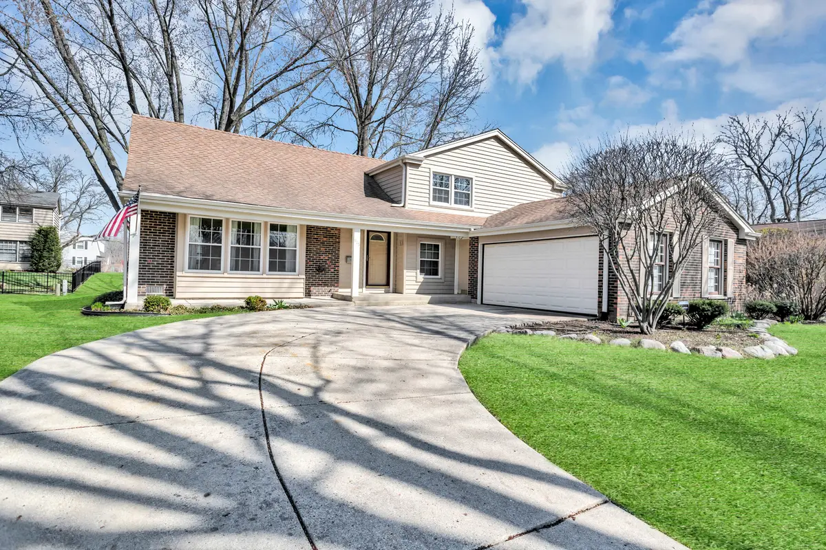 915 N Saratoga Drive, Palatine, IL 60074 - Image #1