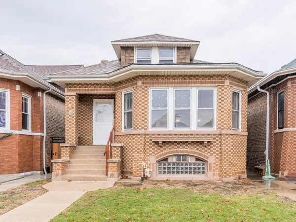 5238 W Wolfram Street, Chicago, IL 60641