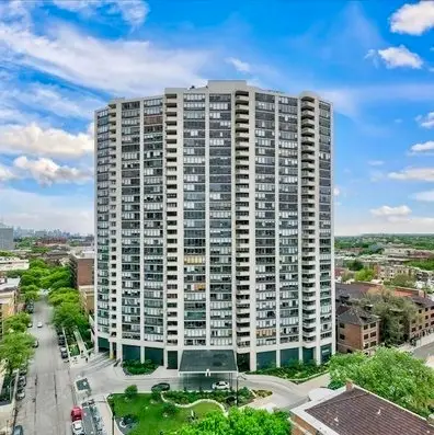 3930 N Pine Grove Avenue #1011, Chicago, IL 60613