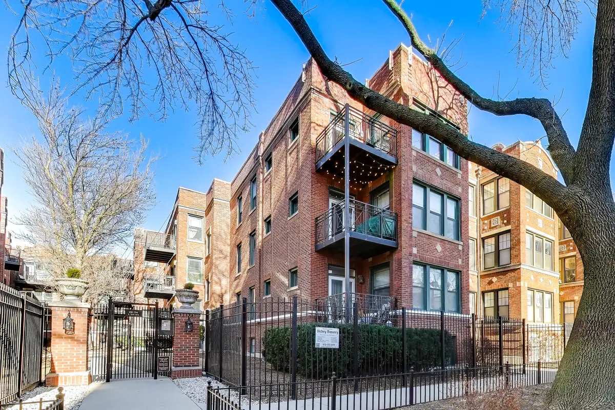 1136 W Pratt Boulevard #1N, Chicago, IL 60626 - Image #1