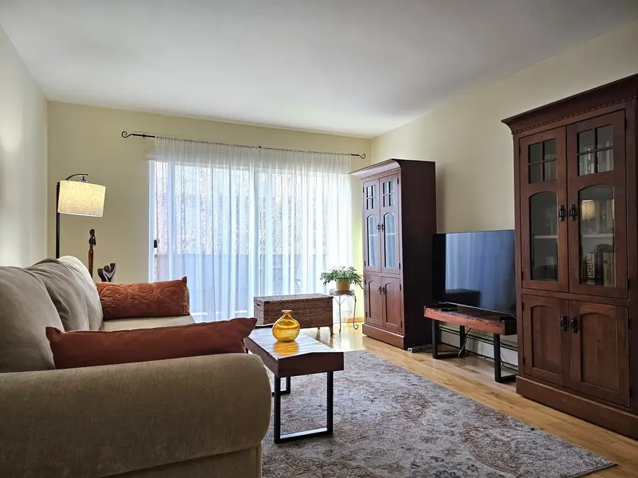 805 Grove Drive #206, Buffalo Grove, IL 60089 - Image #3