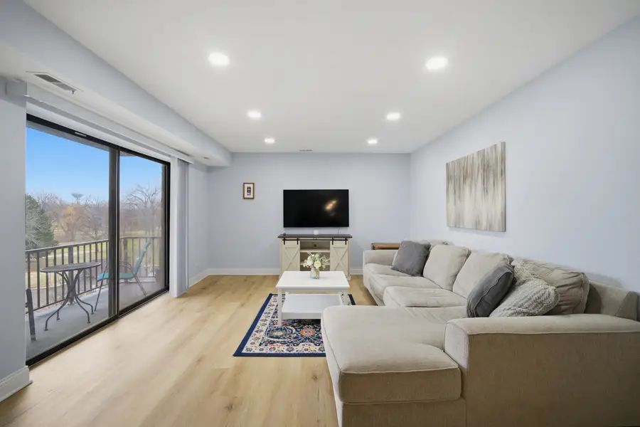 263 S Clubhouse Drive S #304, Palatine, IL 60074 - Image #2