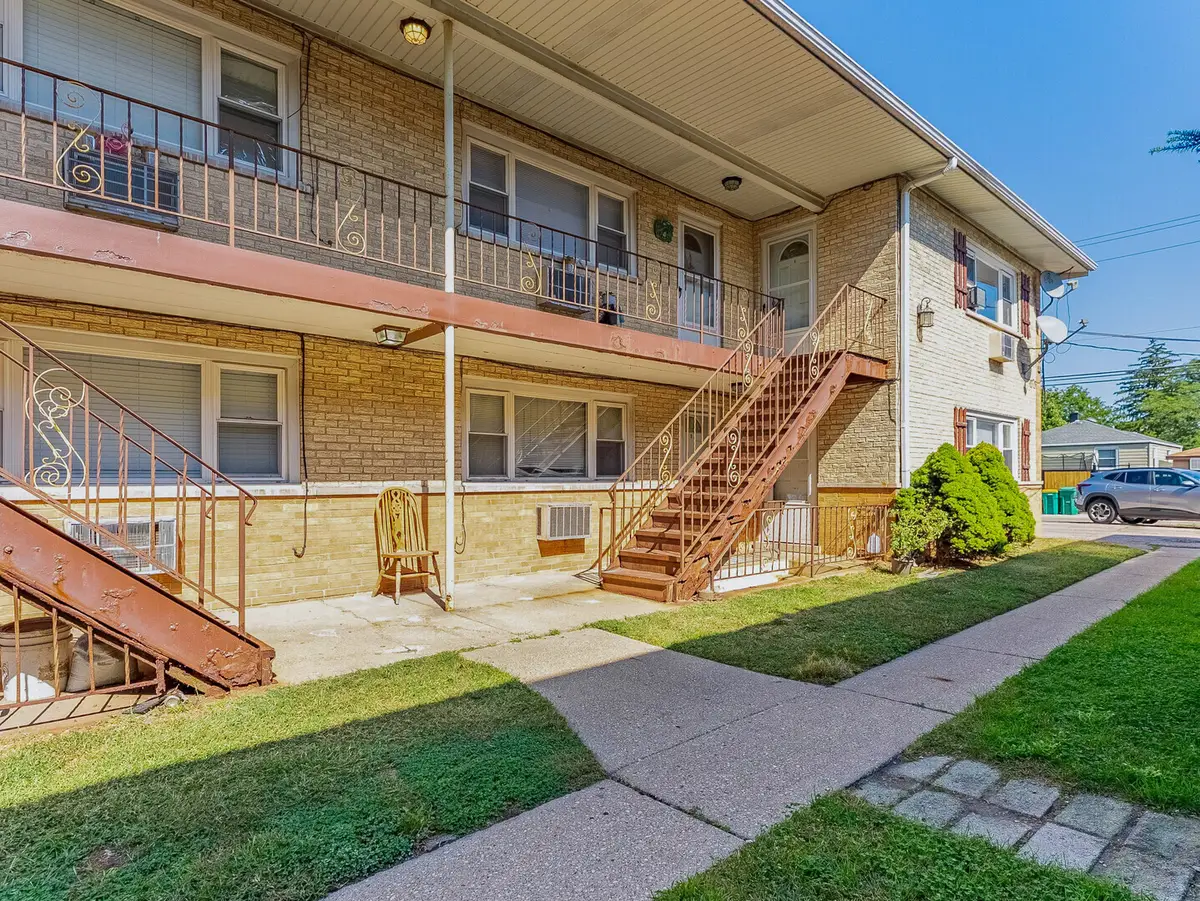 4215 S Harlem Avenue #8, Stickney, IL 60402 - Image #1