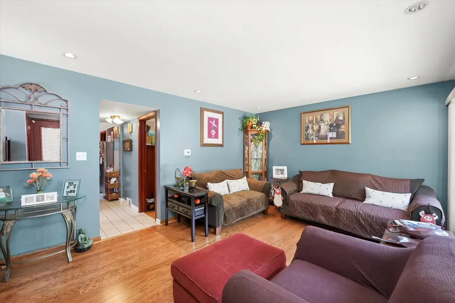 4551 W Foster Avenue, Chicago, IL 60630 - Image #3
