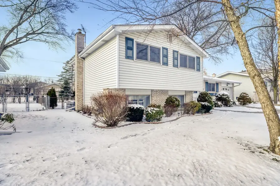 2406 N Lafayette Street, Arlington Heights, IL 60004 - Image #2