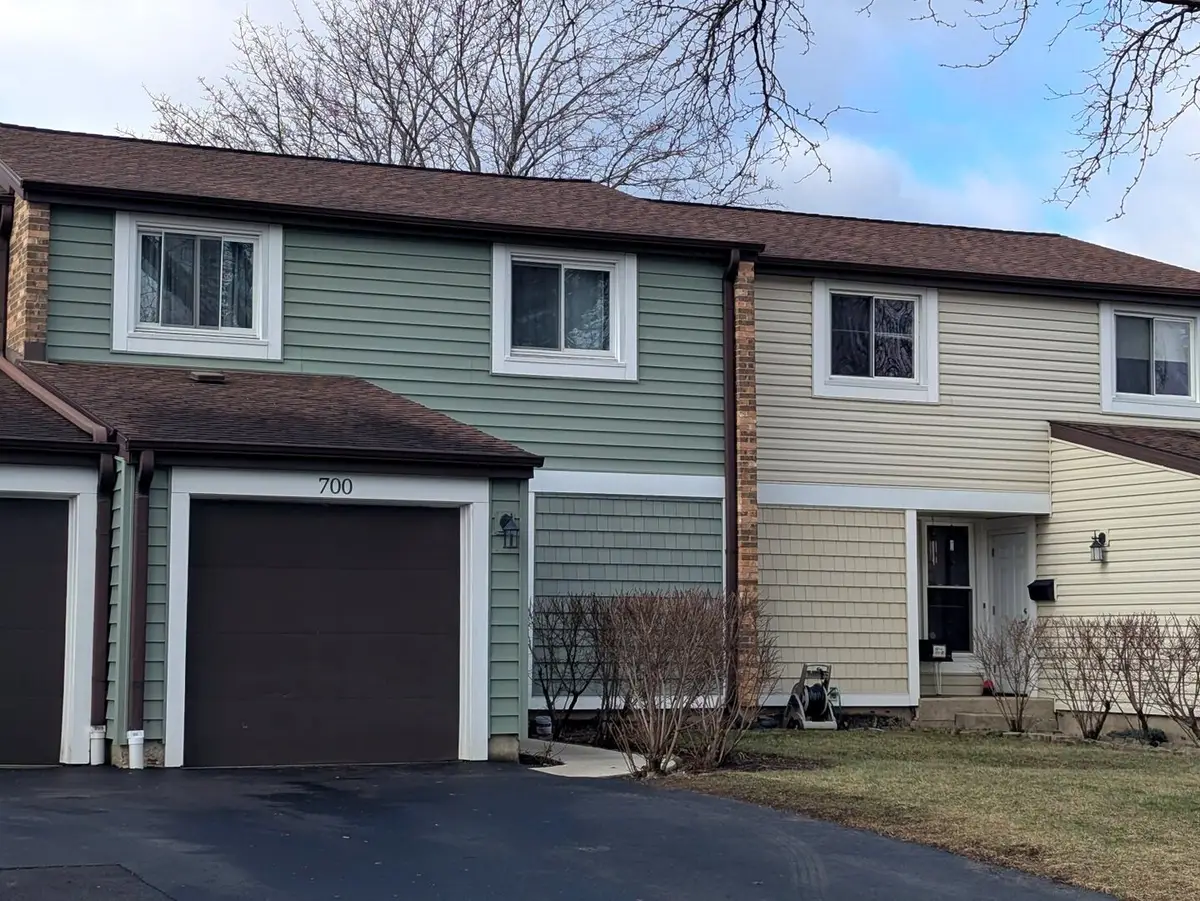 700 Lakeside Cir Drive, Wheeling, IL 60090 - Image #1