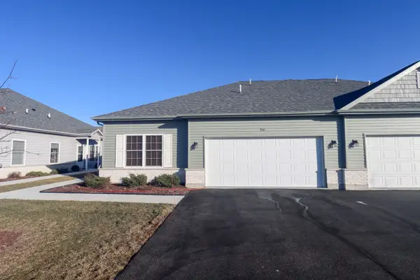 934 Lexington Street, McHenry, IL 60050