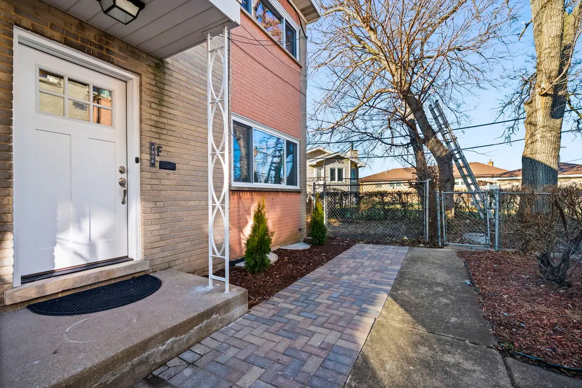 7906 W Lawrence Avenue #F, Norridge, IL 60706 - Image #1