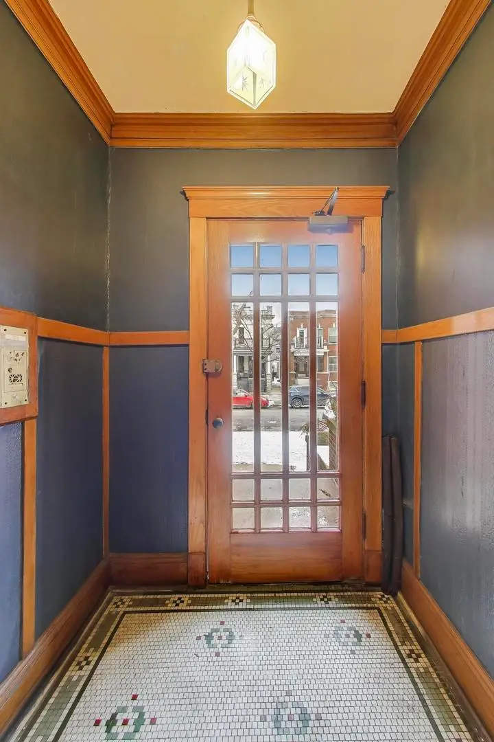 2245 W Giddings Street, Chicago, IL 60625 - Image #2