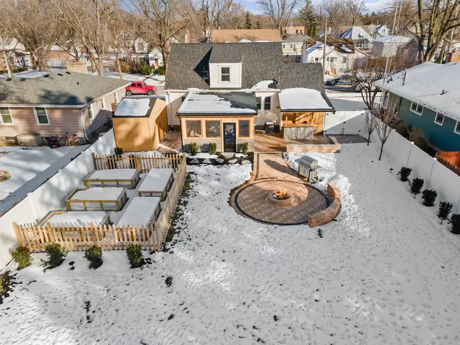 1025 Queen Anne Street, Woodstock, IL 60098 - #2