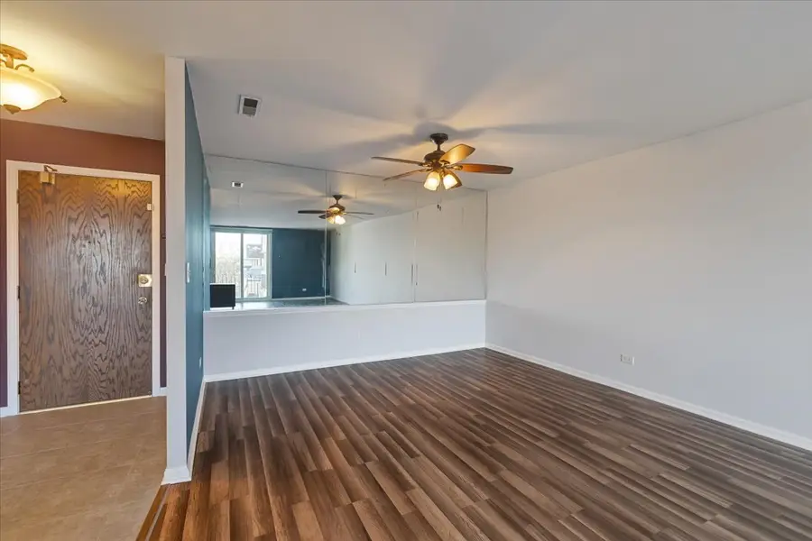 7710 Dempster #404, Morton Grove, IL 60053 - #3