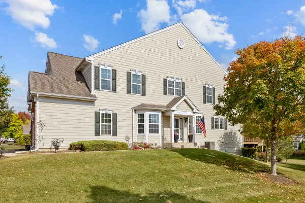 1127 Pine Valley Court, Elgin, IL 60124