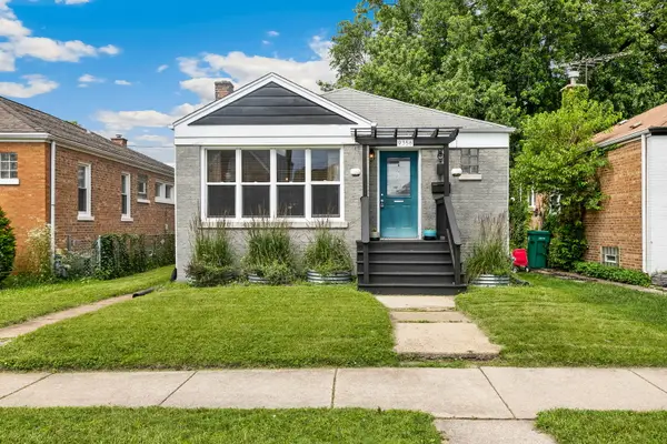9356 S Richmond Avenue, Evergreen Park, IL 60805
