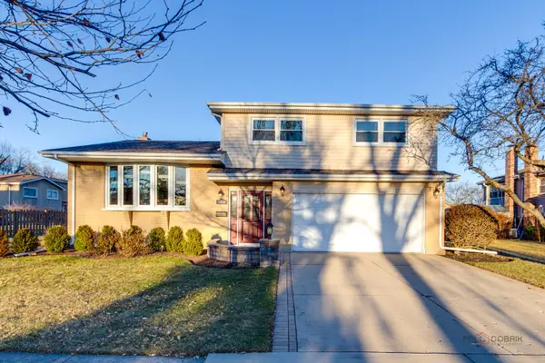 1810 E Waverly Drive, Arlington Heights, IL 60004