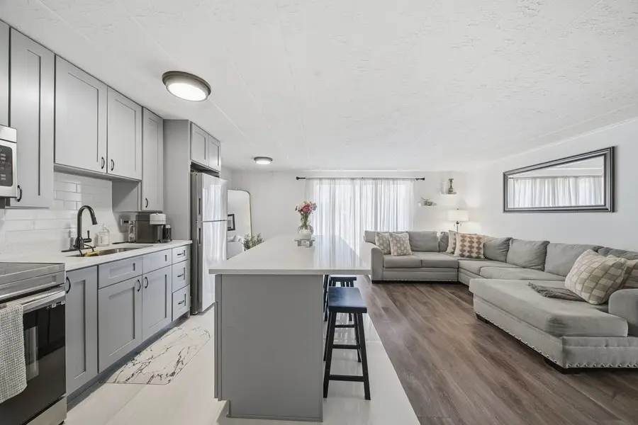 12558 Fairview Avenue #3-A, Blue Island, IL 60406 - Image #3