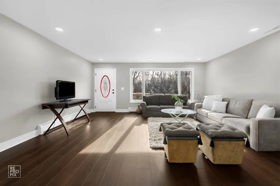 2072 Palatine Road, Inverness, IL 60067 - Image #2