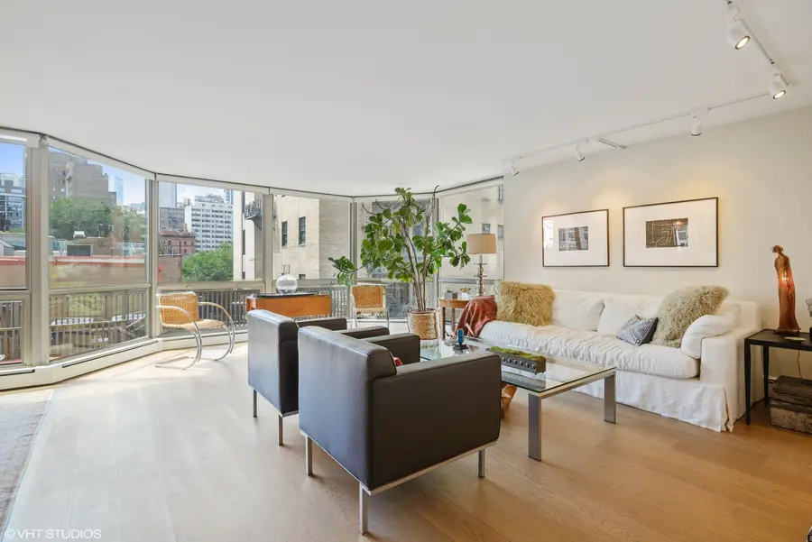 1310 N Ritchie Court #5B, Chicago, IL 60610 - Image #3