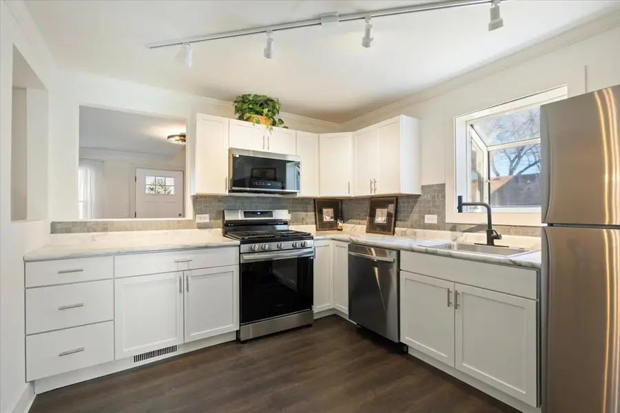 318 E Liberty Street, Wauconda, IL 60084 - Image #2