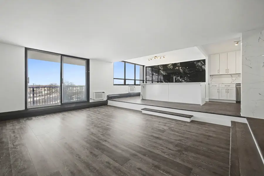 8801 W Golf Road #6E, Niles, IL 60714 - Image #3