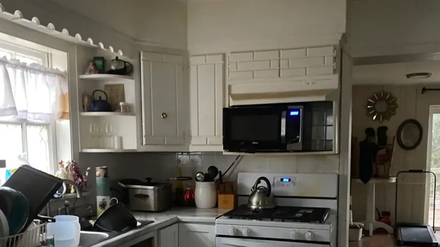 1643 Manchester Avenue, Westchester, IL 60154 - Image #2