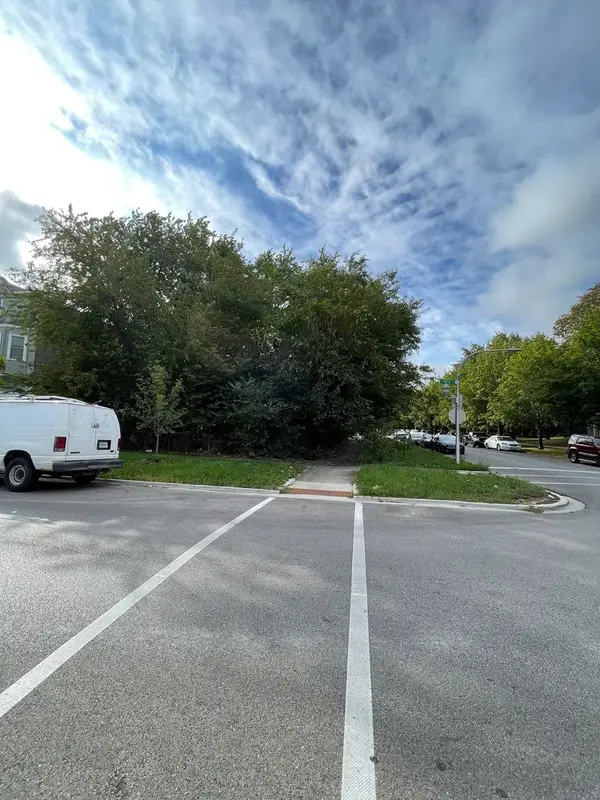 2841 E 89th Street, Chicago, IL 60617