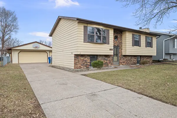 3208 W 64th Street, Davenport, IA 52806