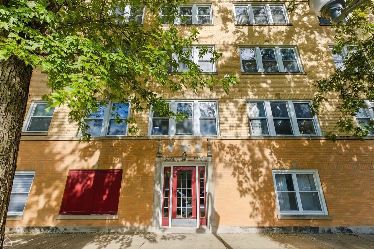 3222 W Berteau Avenue #2, Chicago, IL 60618 - Image #1