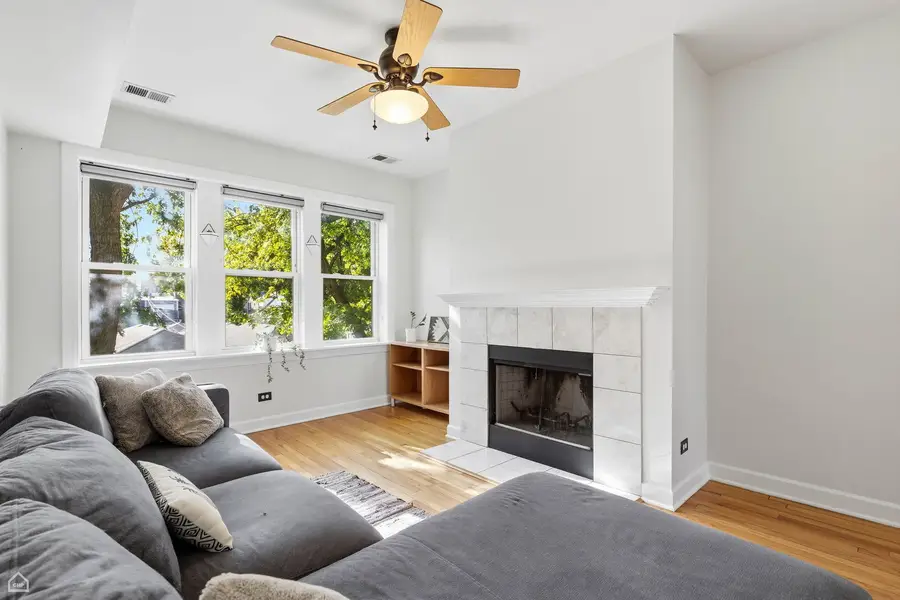 3222 W Berteau Avenue #2, Chicago, IL 60618 - Image #2