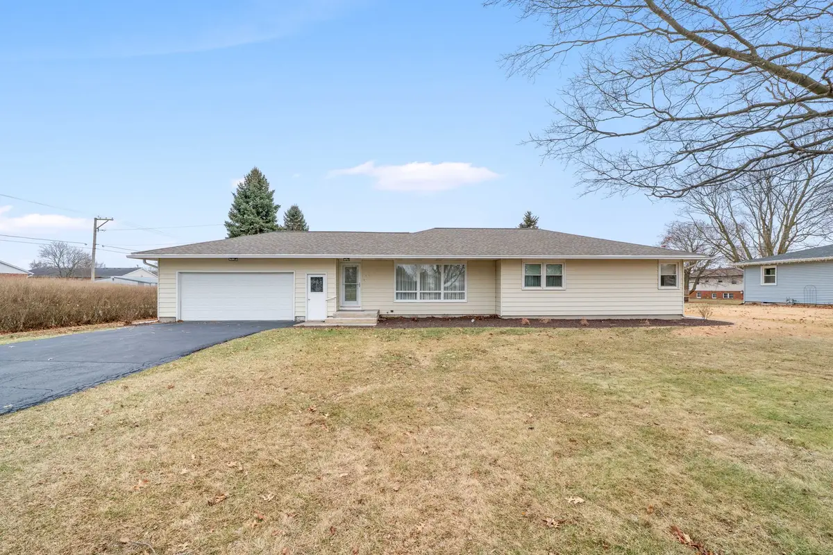 917 Sunset Avenue, Earlville, IL 60518 - Image #1