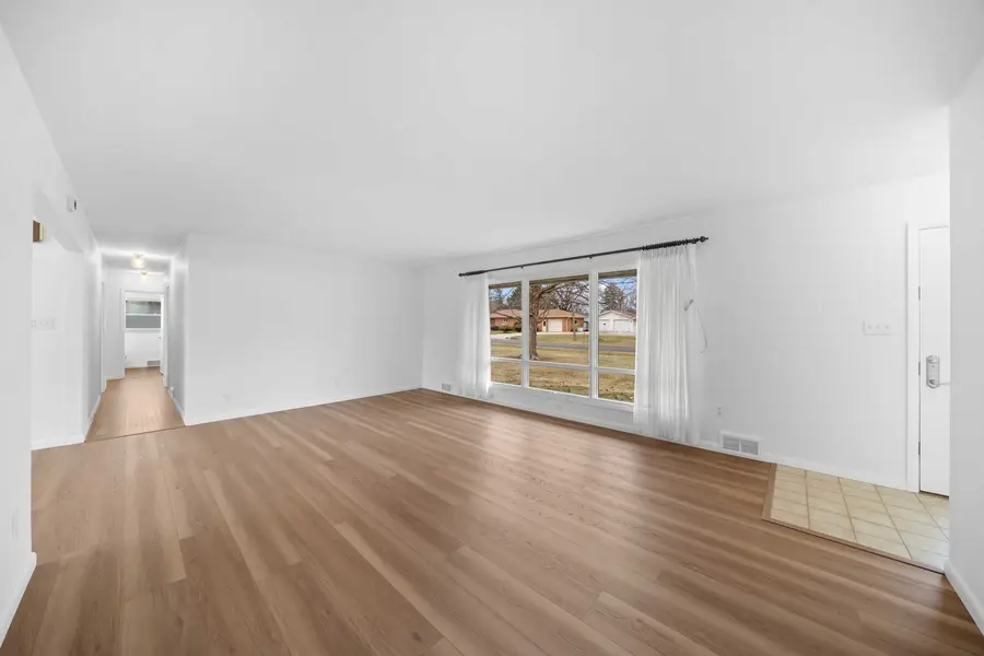 917 Sunset Avenue, Earlville, IL 60518 - Image #2