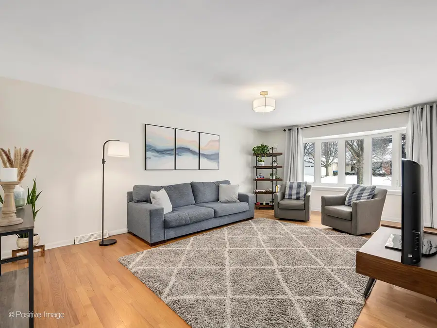 850 S Saylor Avenue, Elmhurst, IL 60126 - Image #3