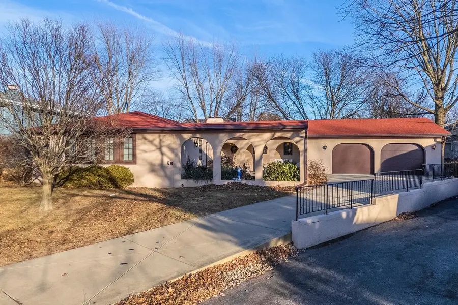 28 Chatsford Court, Bloomington, IL 61704 - Image #2