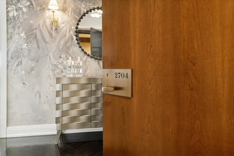 950 N Michigan Avenue #2704, Chicago, IL 60611 - Image #2