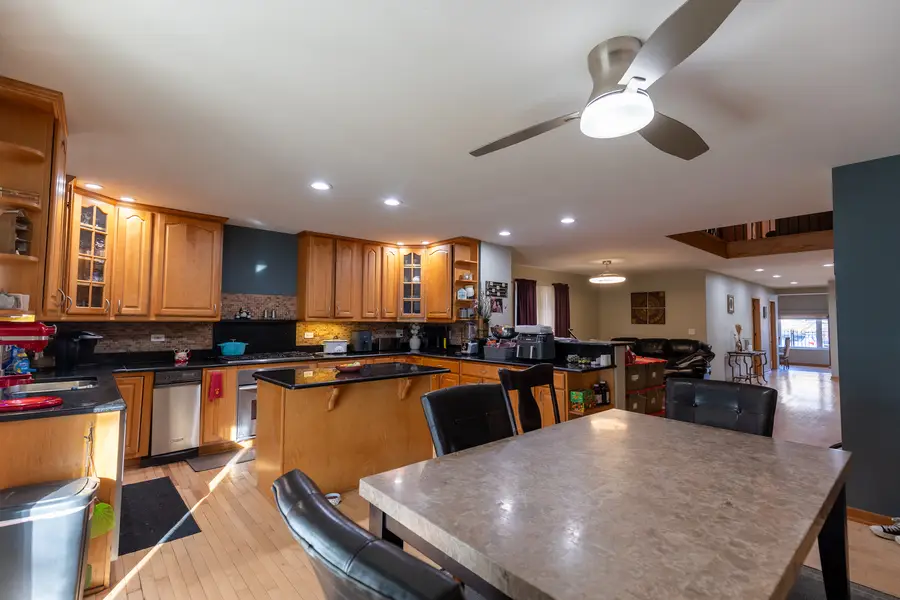 4716 N Kilbourn Avenue, Chicago, IL 60630 - Image #3