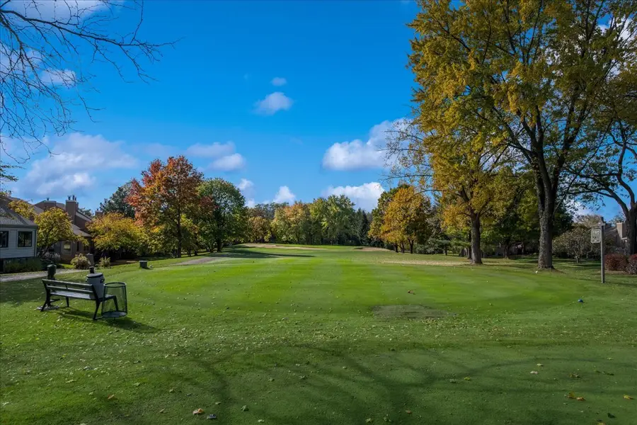 868 Longmeadow Court, Lake Barrington, IL 60010 - Image #2