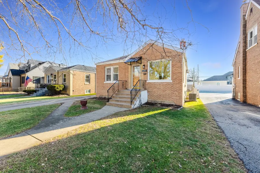 3243 W 112th Place, Chicago, IL 60655 - Image #2