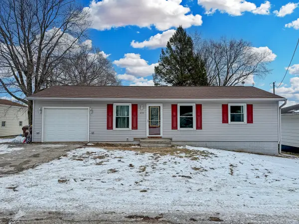 215 Baird Street, Dakota, IL 61018