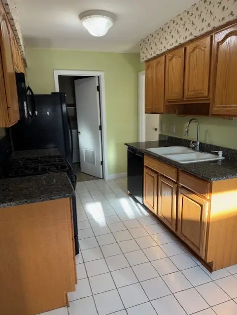 2S405 Emerald Green Drive #D, Warrenville, IL 60555 - Image #2