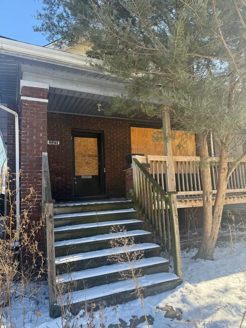 7927 S Colfax Avenue, Chicago, IL 60617 - Image #1