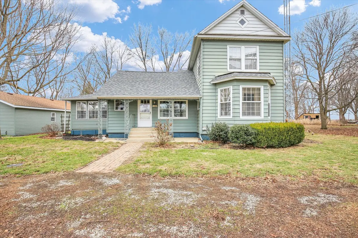 112 W North Front Street, Sadorus, IL 61872 - Image #1