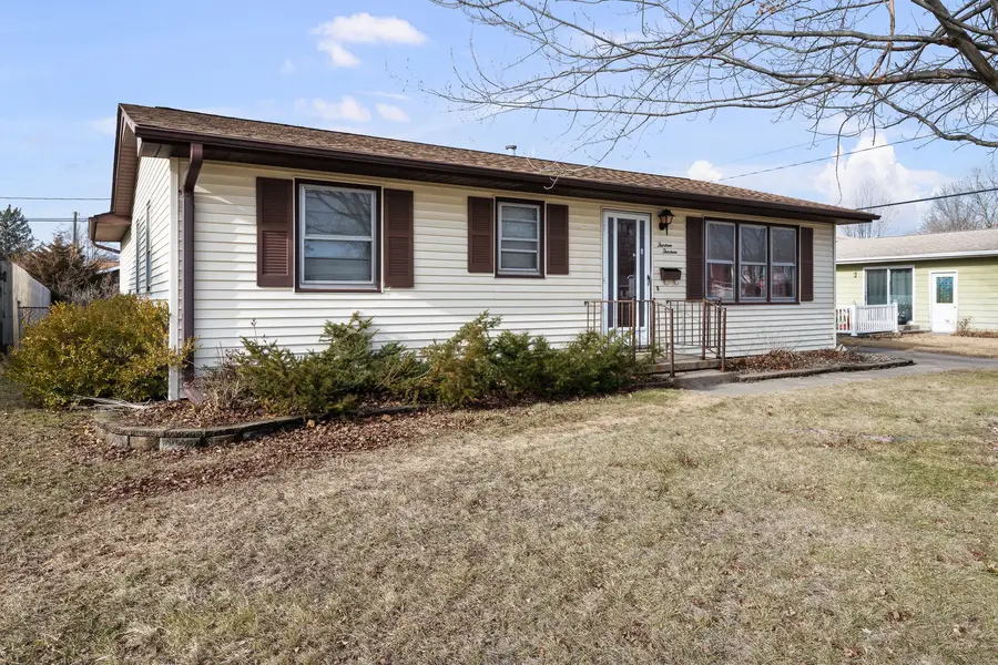 1313 Blackhawk Lane, Camanche, IA 52730 - Image #3