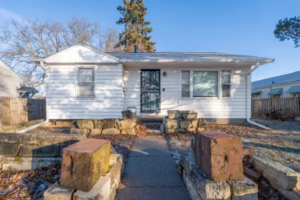 1910 W Pleasant Street, Davenport, IA 52084