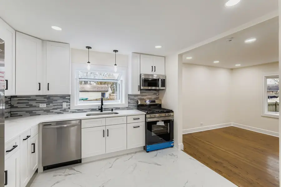 6755 Maple Court, Bridgeview, IL 60455 - Image #2