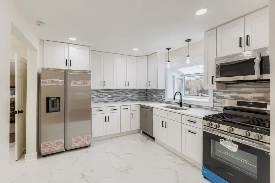 6755 Maple Court, Bridgeview, IL 60455 - Image #3