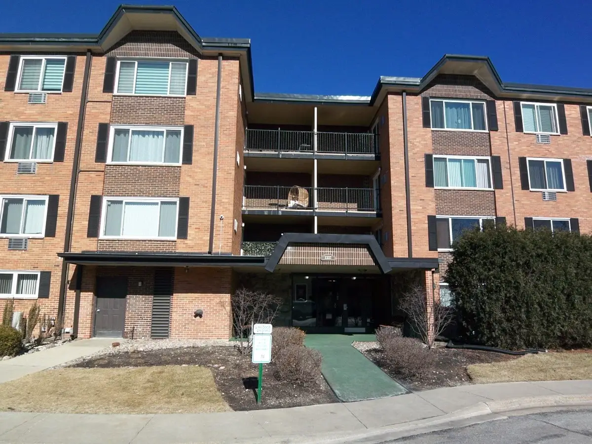 1227 S Old Wilke Road #306, Arlington Heights, IL 60005 - Image #1