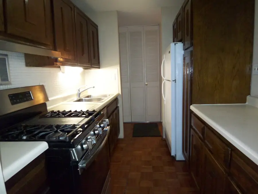 1227 S Old Wilke Road #306, Arlington Heights, IL 60005 - Image #2